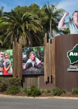 Joels Journeys Transfer from Noosa to Australia Zoo Zoo Entrance